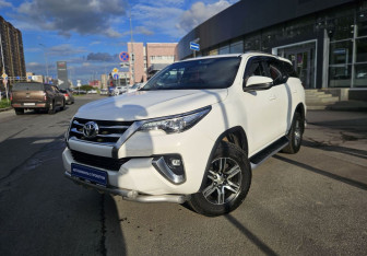 Подержанный автомобиль Toyota Fortuner 2017 года (1 фото)