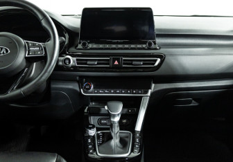 Подержанный автомобиль Kia Seltos 2021 года (15 фото)