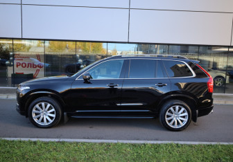 Подержанный автомобиль Volvo XC90 2018 года (7 фото)