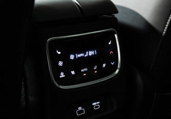 Подержанный автомобиль Exeed VX 2023 года (18 фото)