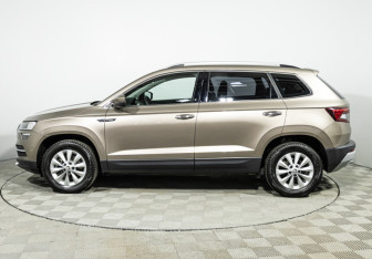 Подержанный автомобиль Skoda Karoq 2020 года (8 фото)