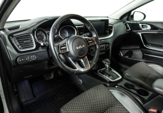Подержанный автомобиль Kia Ceed Wagon 2021 года (11 фото)