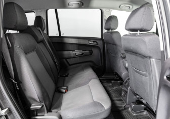Подержанный автомобиль Opel Zafira Compactvan 2013 года (16 фото)