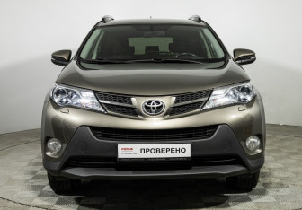 Подержанный автомобиль Toyota RAV4 2015 года (2 фото)