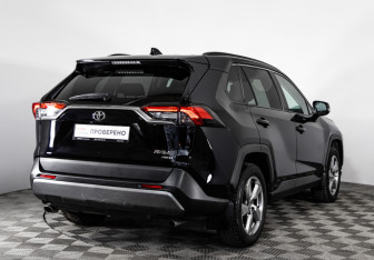 Подержанный автомобиль Toyota RAV4 2020 года (5 фото)