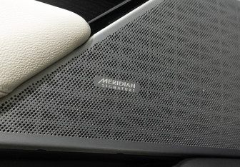 Подержанный автомобиль Land Rover Range Rover Velar 2021 года (24 фото)