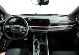 Подержанный автомобиль Geely Coolray 2024 года (13 фото)