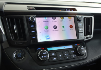 Подержанный автомобиль Toyota RAV4 2019 года (14 фото)