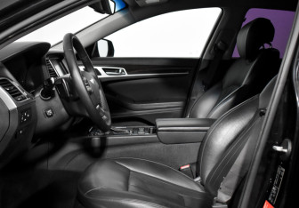 Подержанный автомобиль Hyundai Genesis 2014 года (11 фото)