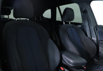 Подержанный автомобиль BMW X1 2019 года (12 фото)