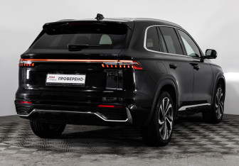 Подержанный автомобиль Geely Monjaro 2023 года (6 фото)