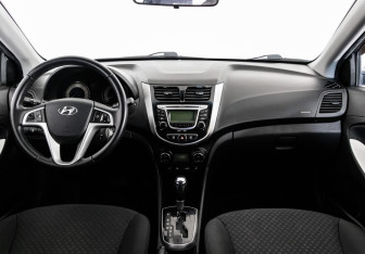 Подержанный автомобиль Hyundai Solaris Hatchback 2012 года (10 фото)
