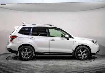 Подержанный автомобиль Subaru Forester Suv 2014 года (4 фото)