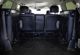 Подержанный автомобиль Toyota Land Cruiser Suv 2012 года (14 фото)