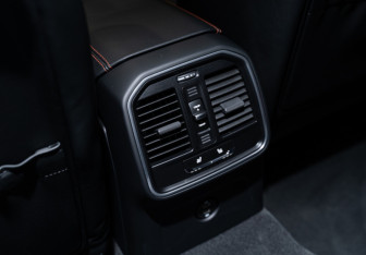 Новый Porsche Macan 2025 (17 фото)