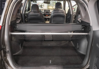 Подержанный автомобиль Toyota RAV4 2010 года (29 фото)