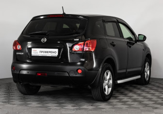 Подержанный автомобиль Nissan Qashqai 2009 года (5 фото)
