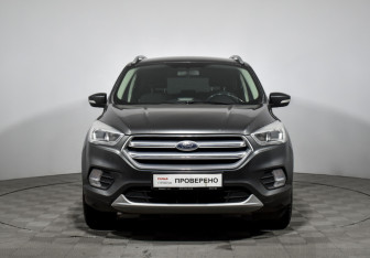 Подержанный автомобиль Ford Kuga 2018 года (2 фото)