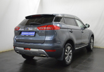 Подержанный автомобиль Geely Atlas 2021 года (5 фото)