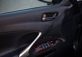 Подержанный автомобиль Lexus IS Sedan 2008 года (20 фото)