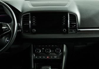 Подержанный автомобиль Skoda Karoq 2021 года (14 фото)