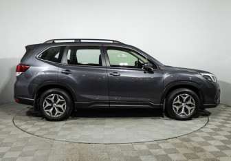 Подержанный автомобиль Subaru Forester Suv 2020 года (4 фото)