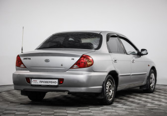 Подержанный автомобиль Kia Spectra Sedan 2007 года (5 фото)