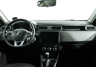 Подержанный автомобиль Renault Duster 2021 года (13 фото)
