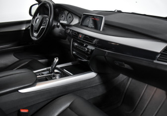 Подержанный автомобиль BMW X5 2015 года (13 фото)