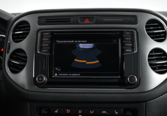 Подержанный автомобиль Volkswagen Tiguan 2016 года (17 фото)