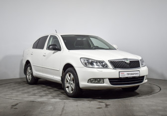 Подержанный автомобиль Skoda Octavia Liftback 2012 года (3 фото)