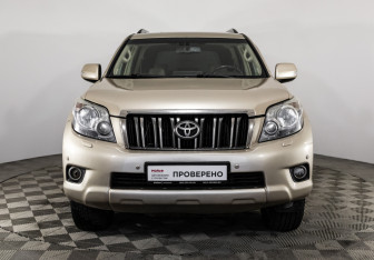 Подержанный автомобиль Toyota Land Cruiser Prado 2010 года (2 фото)