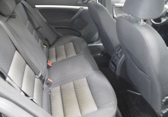 Подержанный автомобиль Skoda Octavia Wagon 2011 года (13 фото)