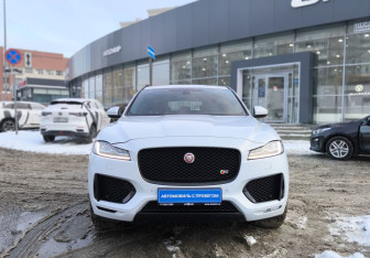 Подержанный автомобиль Jaguar F-Pace 2016 года (2 фото)