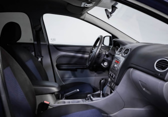 Подержанный автомобиль Ford Focus Sedan 2008 года (18 фото)