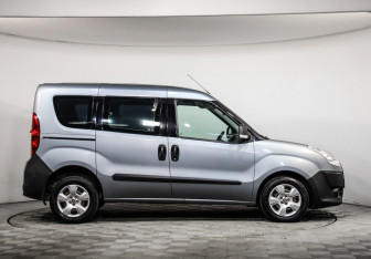Подержанный автомобиль Fiat Doblo 2011 года (4 фото)