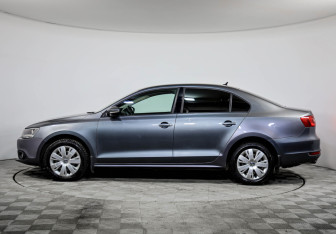 Подержанный автомобиль Volkswagen Jetta Sedan 2012 года (8 фото)