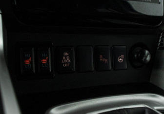 Подержанный автомобиль Mitsubishi Pajero Sport 2018 года (17 фото)