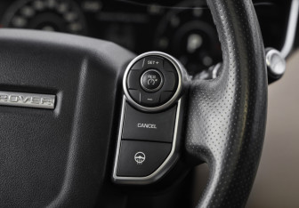 Подержанный автомобиль Land Rover Range Rover Sport 2017 года (16 фото)