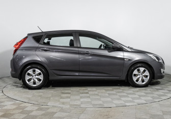 Подержанный автомобиль Hyundai Solaris Hatchback 2016 года (4 фото)