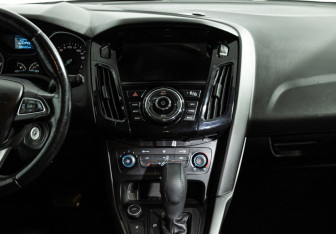 Подержанный автомобиль Ford Focus Hatchback 2018 года (14 фото)
