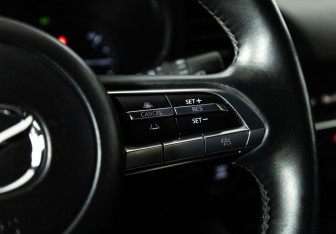 Подержанный автомобиль Mazda 3 Hatchback 2019 года (21 фото)