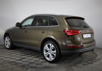 Подержанный автомобиль Audi Q5 2012 года (7 фото)