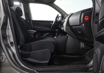 Подержанный автомобиль Nissan X-Trail 2012 года (16 фото)