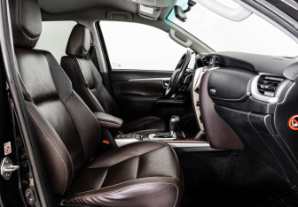 Подержанный автомобиль Toyota Fortuner 2017 года (20 фото)