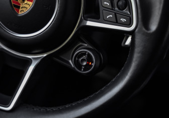 Подержанный автомобиль Porsche Cayenne 2019 года (13 фото)