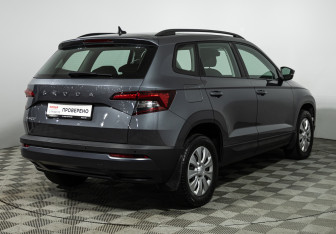 Подержанный автомобиль Skoda Karoq 2020 года (5 фото)