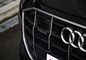 Подержанный автомобиль Audi Q8 2018 года (12 фото)