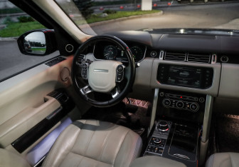 Подержанный автомобиль Land Rover Range Rover 2016 года (11 фото)