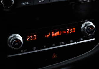 Подержанный автомобиль Mitsubishi Outlander 2020 года (14 фото)